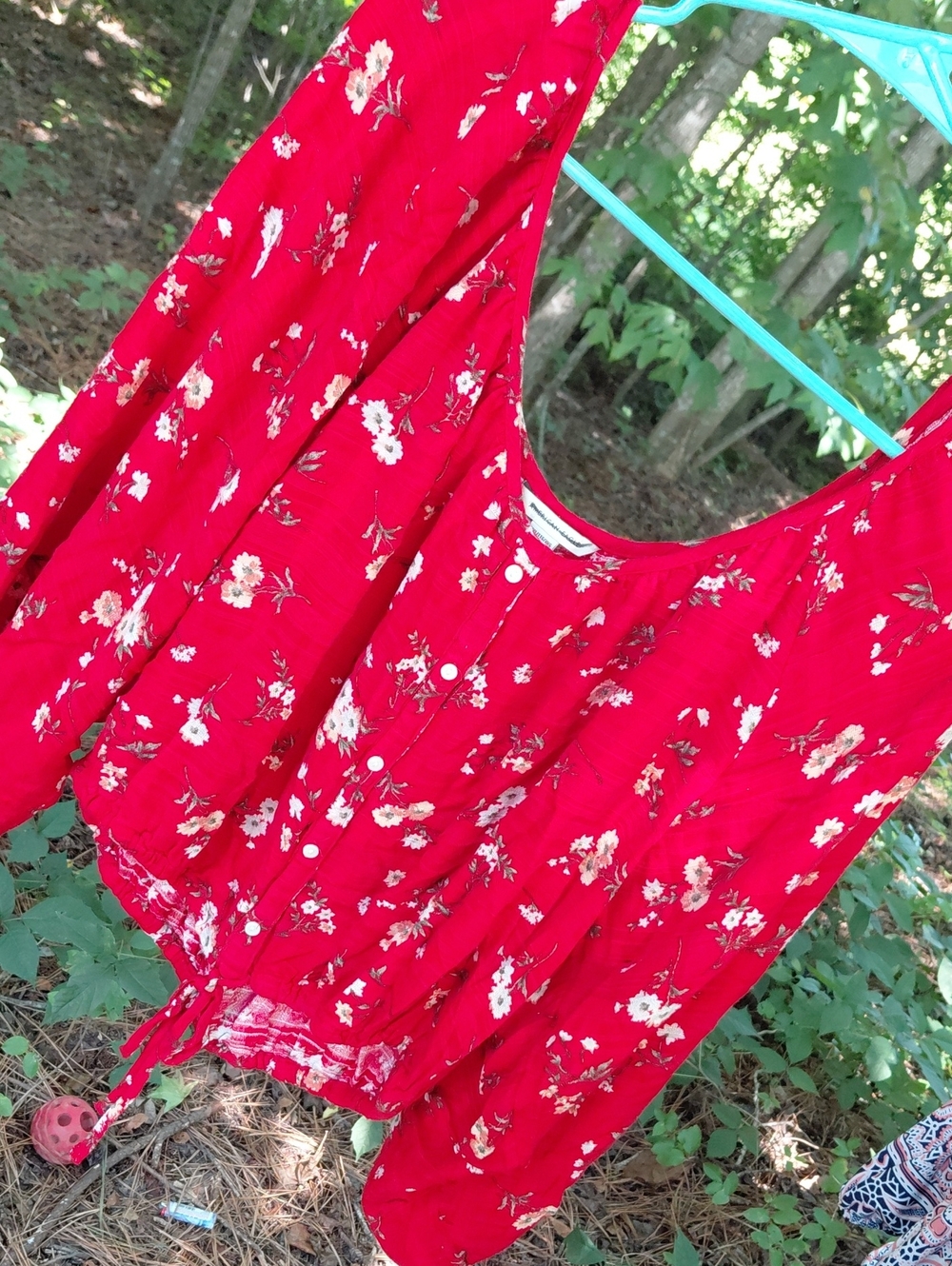 American Eagle Outfitters Red Floral Button-Front Blouse